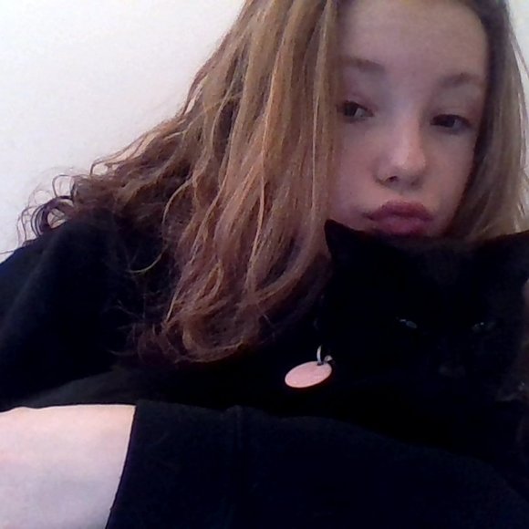 Meet your Posher, Joanna - Picture 4 of 4